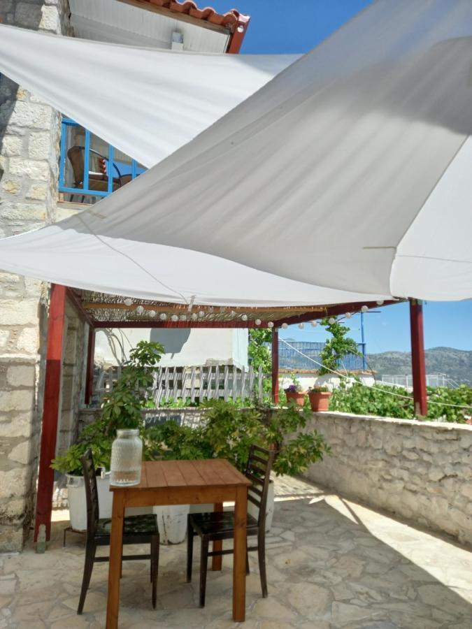 Amphora Guesthouse Himare Exterior foto