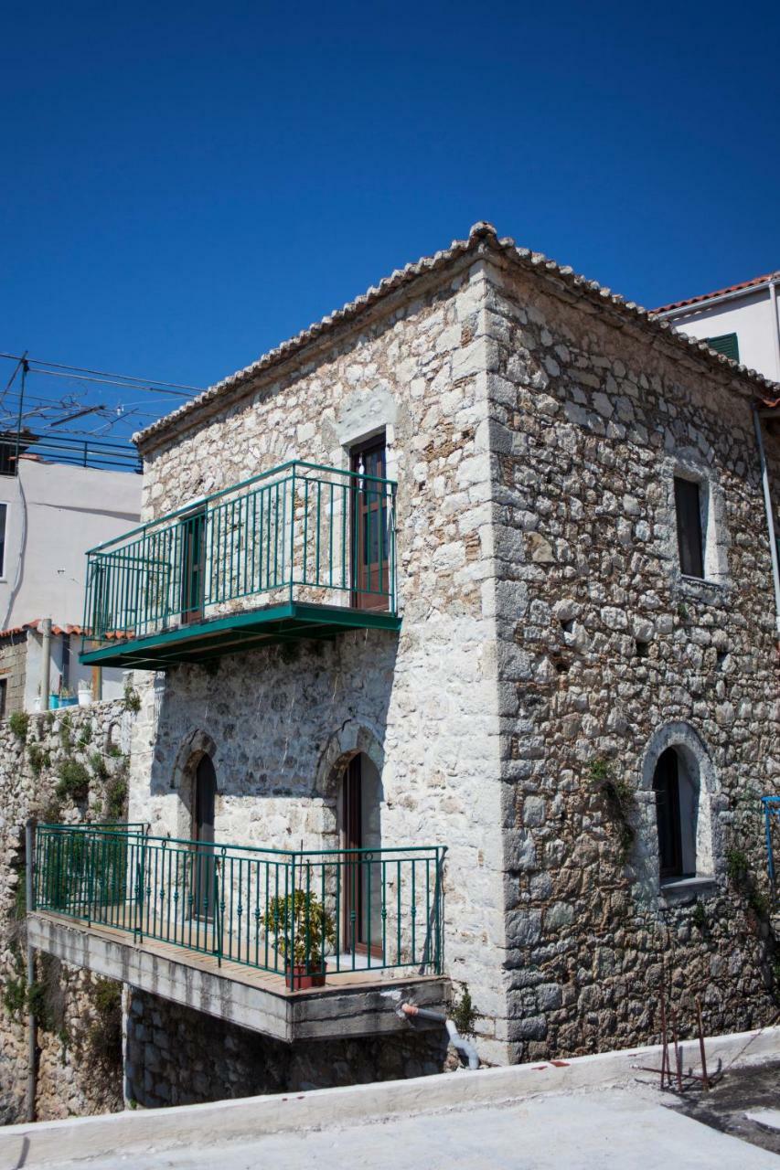 Amphora Guesthouse Himare Exterior foto
